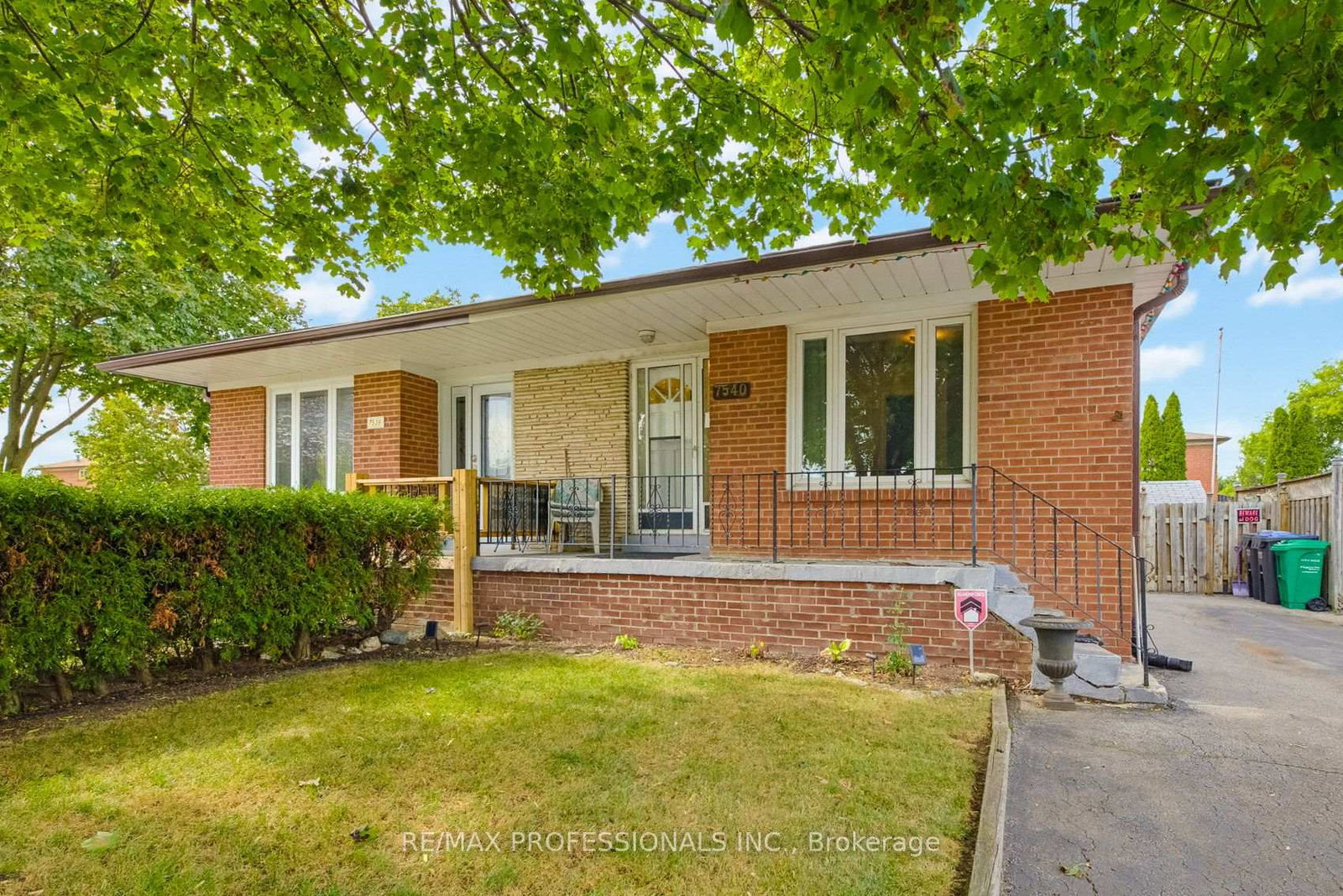 7540-darcel-avenue-mississauga-ontario-w13816830