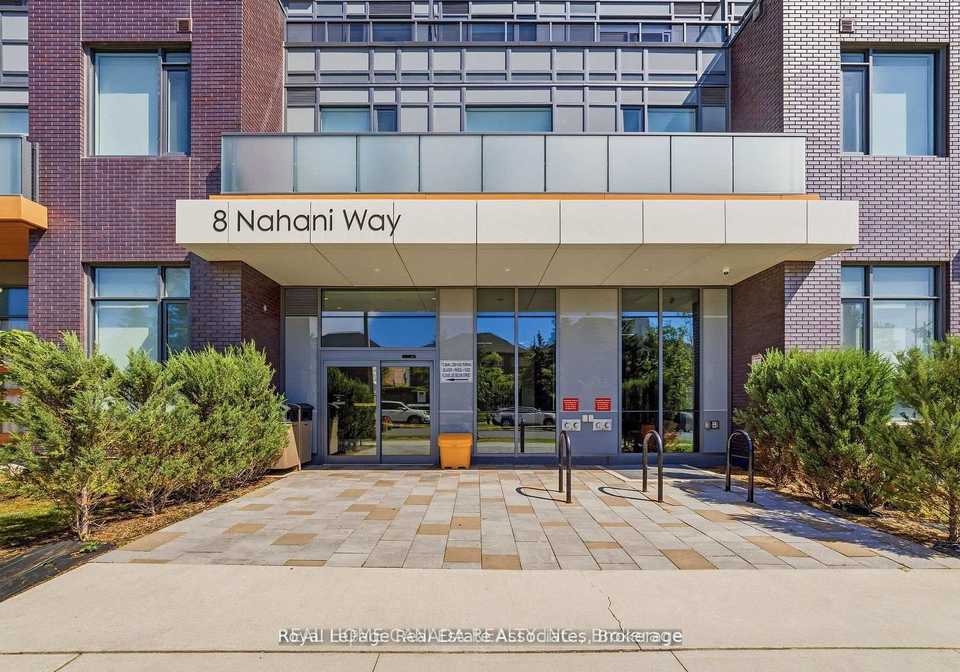 8-nahani-way-mississauga-ontario-w13817022