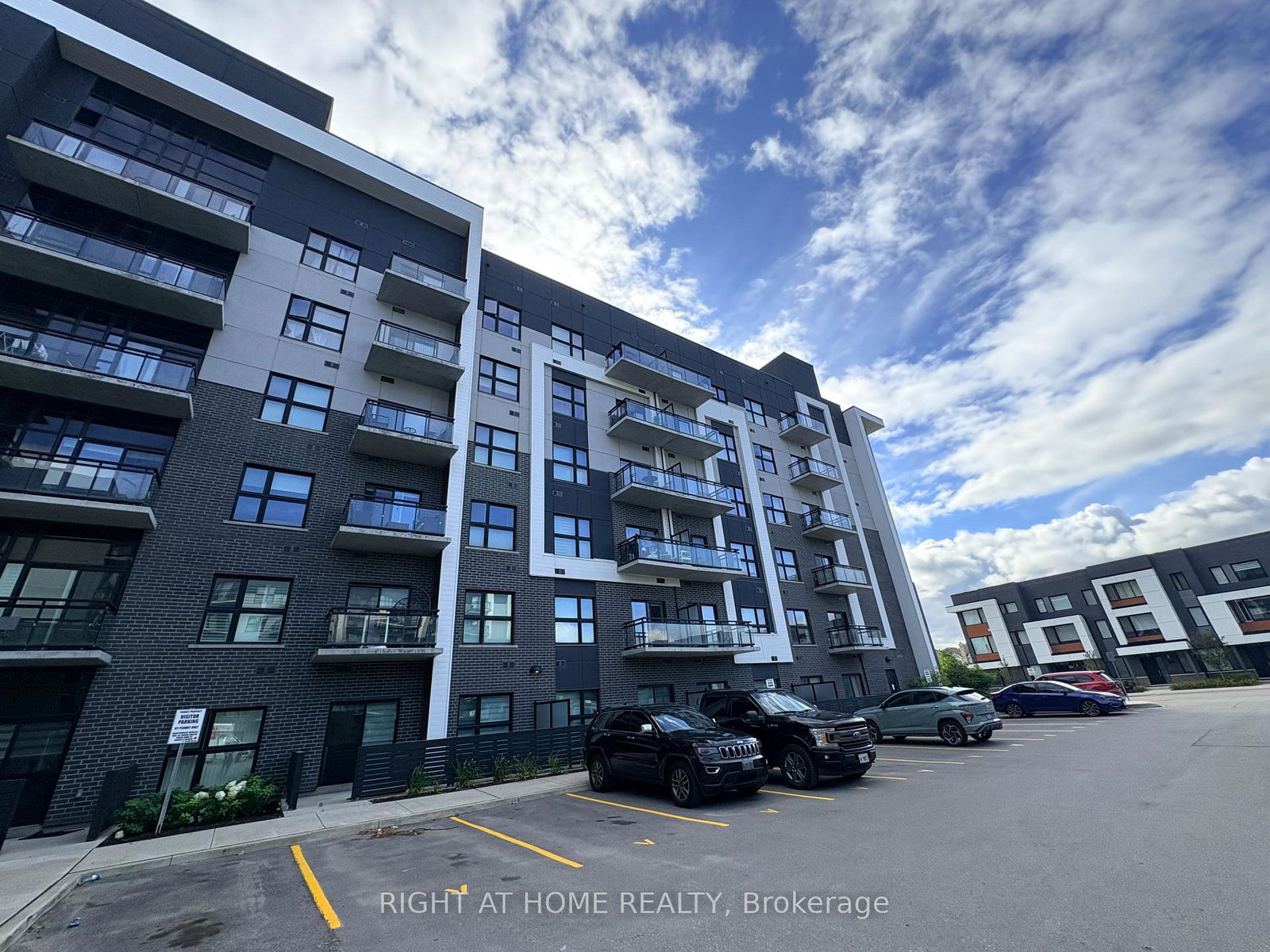 102-grovewood-common-oakville-ontario-w13817050