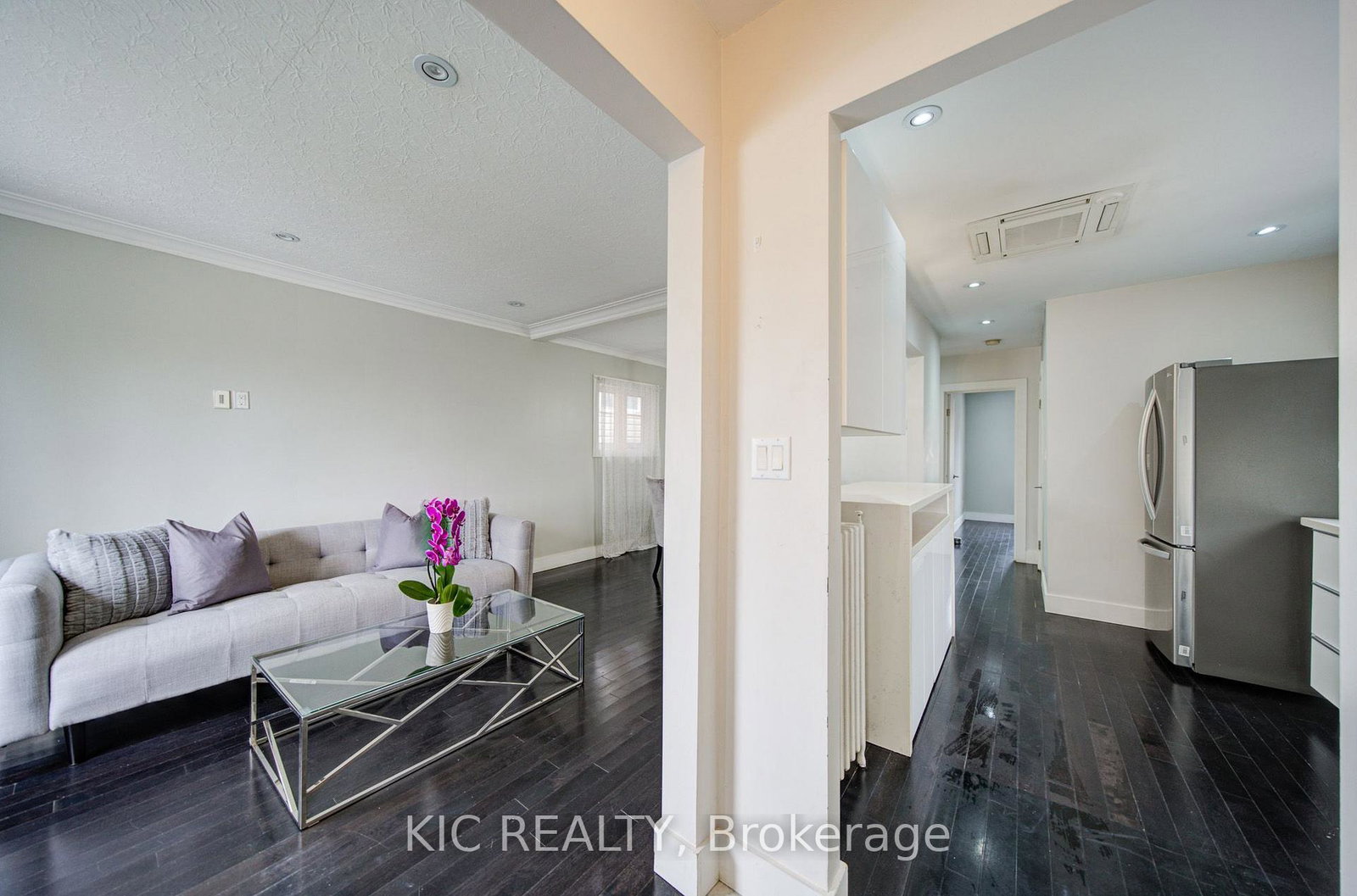 35-montcalm-avenue-nw-toronto-north-york-ontario-w13817060