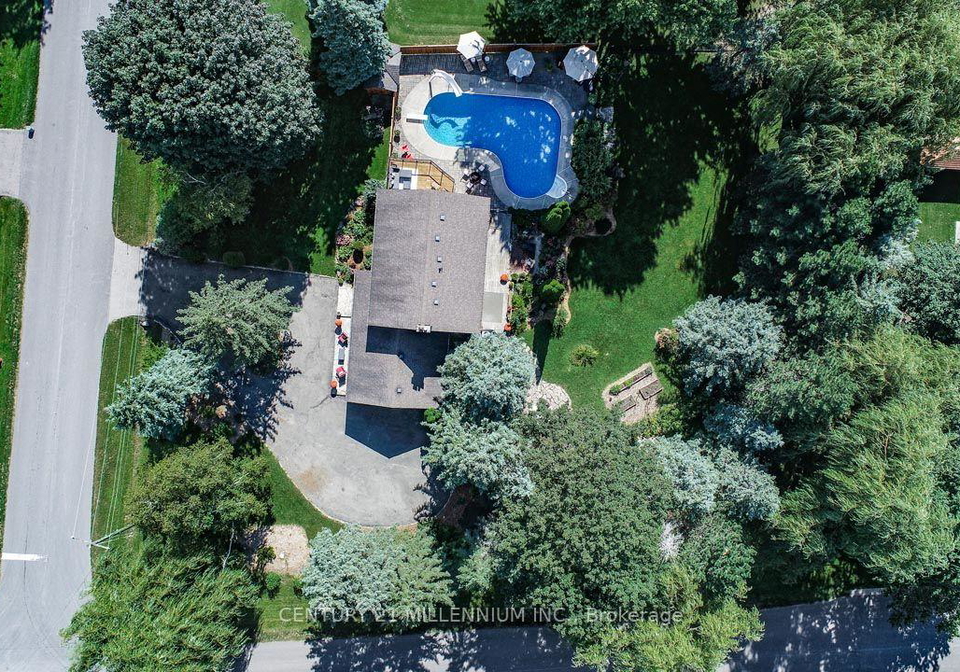 1666-spruce-drive-caledon-ontario-w13817188