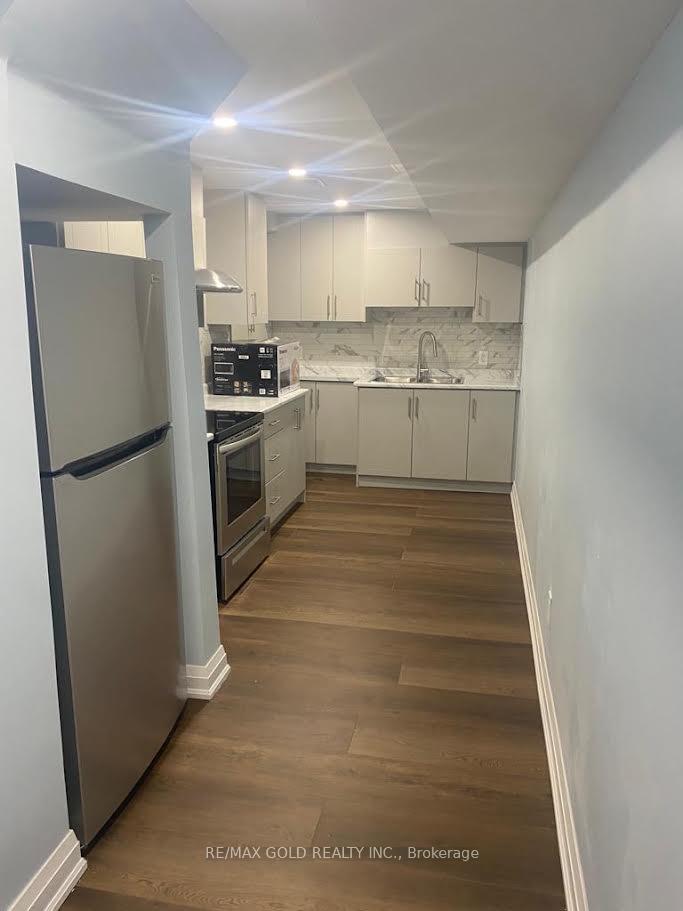 172-golden-springs-drive-brampton-ontario-w13817468