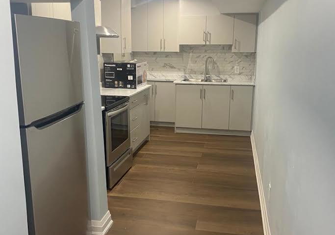 172-golden-springs-drive-brampton-ontario-w13817468