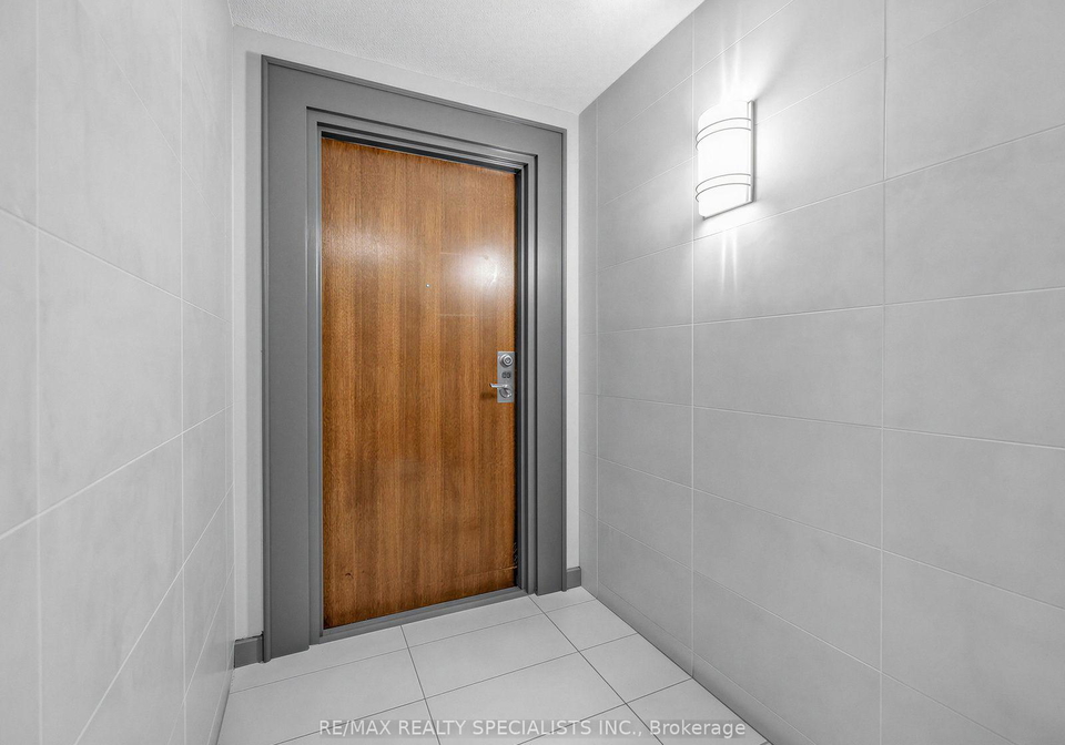 215-queen-street-e-brampton-ontario-w13817738