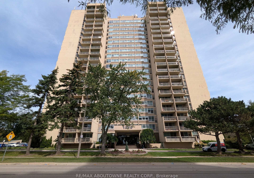 1359-white-oaks-boulevard-oakville-ontario-w13818032