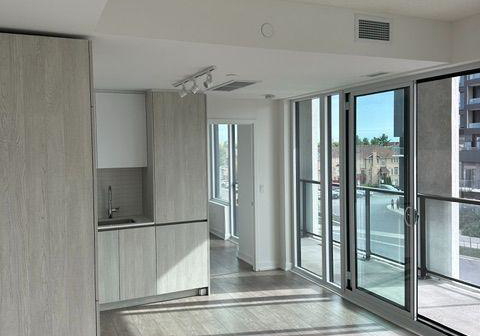 209-steeles-avenue-brampton-ontario-w13818086