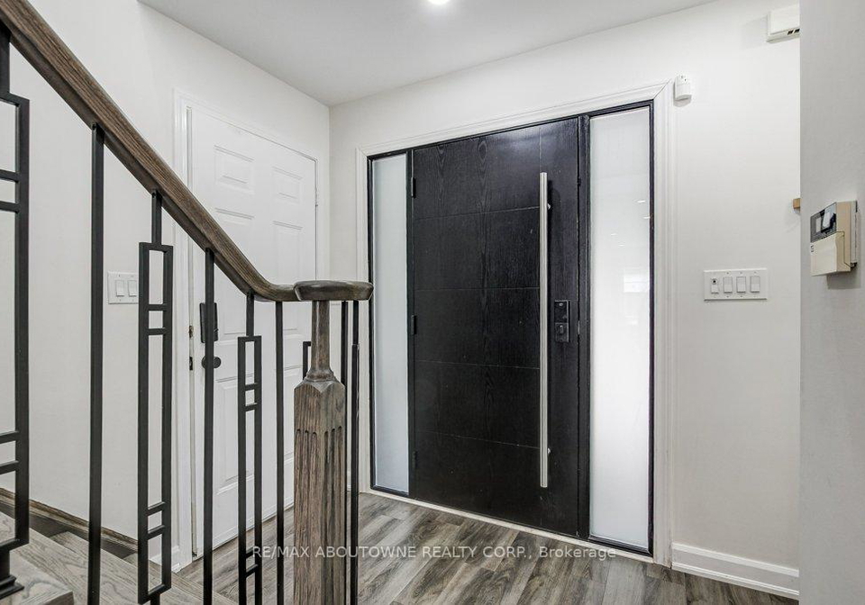 2183-birchleaf-lane-burlington-ontario-w13818100