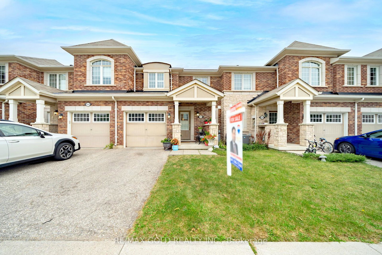 1552-gainer-crescent-milton-ontario-w13818220