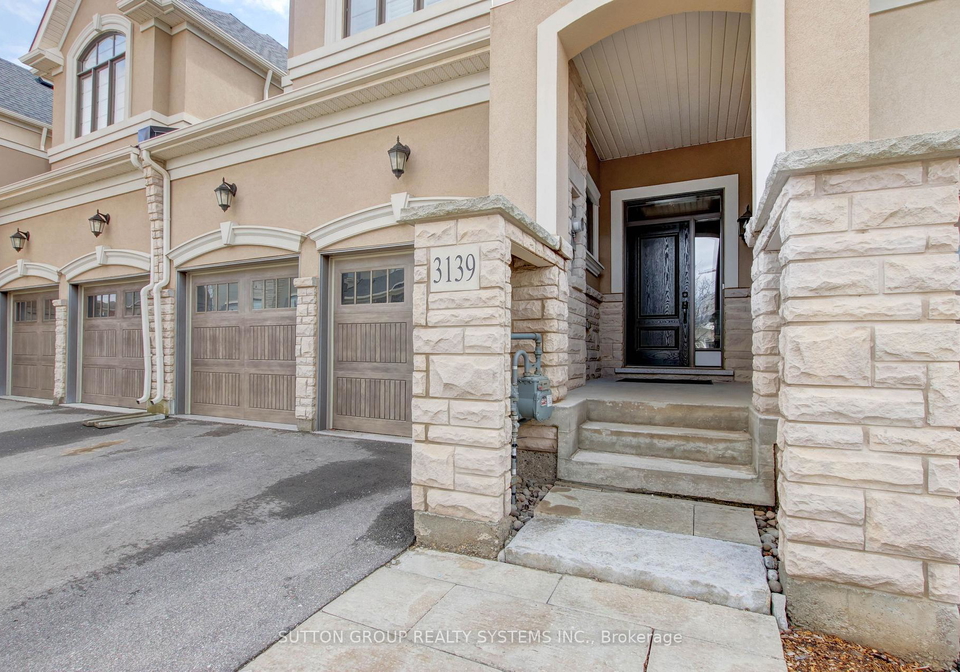 3139-riverpath-common-oakville-ontario-w13818270