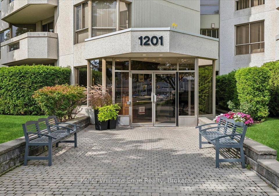 1201-north-shore-boulevard-e-burlington-ontario-w13818874