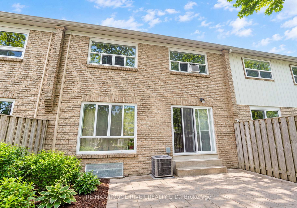 9-gosford-boulevard-toronto-york-ontario-w13819388