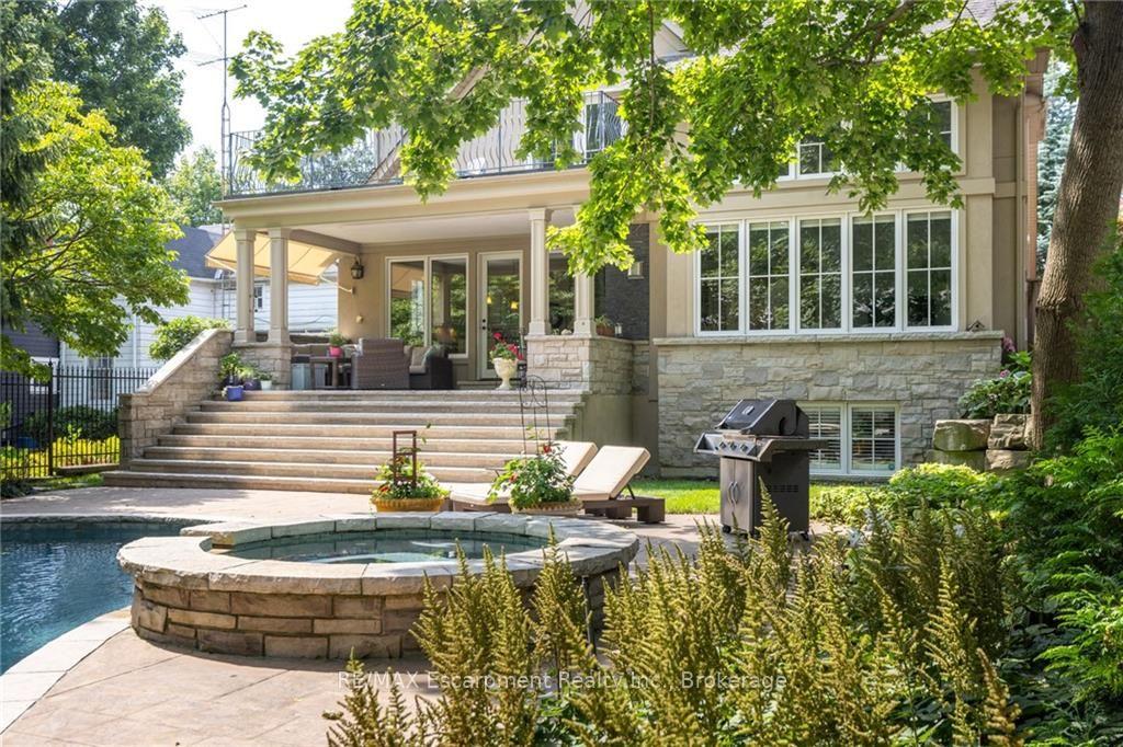 29-howard-avenue-oakville-ontario-w13819390