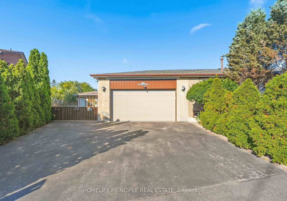 7-checkers-court-toronto-york-ontario-w13819398
