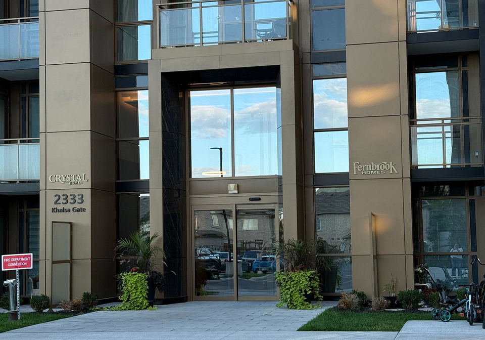 2333-khalsa-gate-oakville-ontario-w13819542