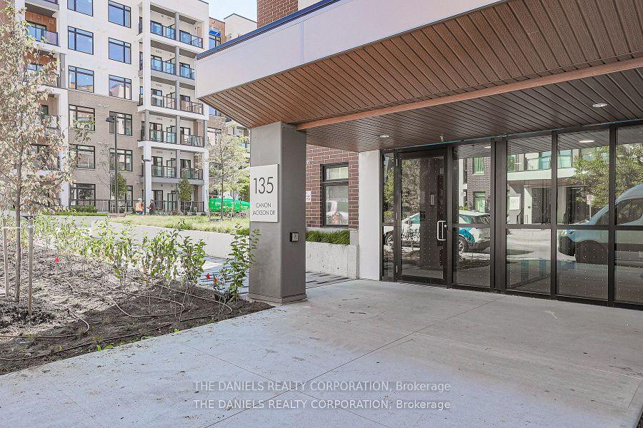 135-canon-jackson-drive-toronto-north-york-ontario-w13819648