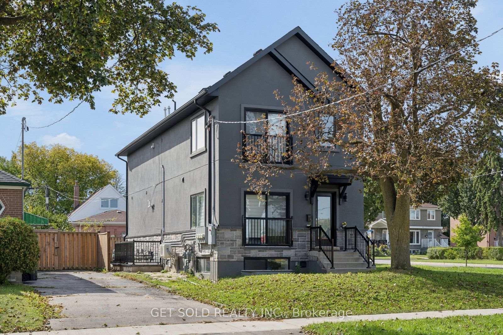 15-burrard-road-toronto-etobicoke-ontario-w13820156
