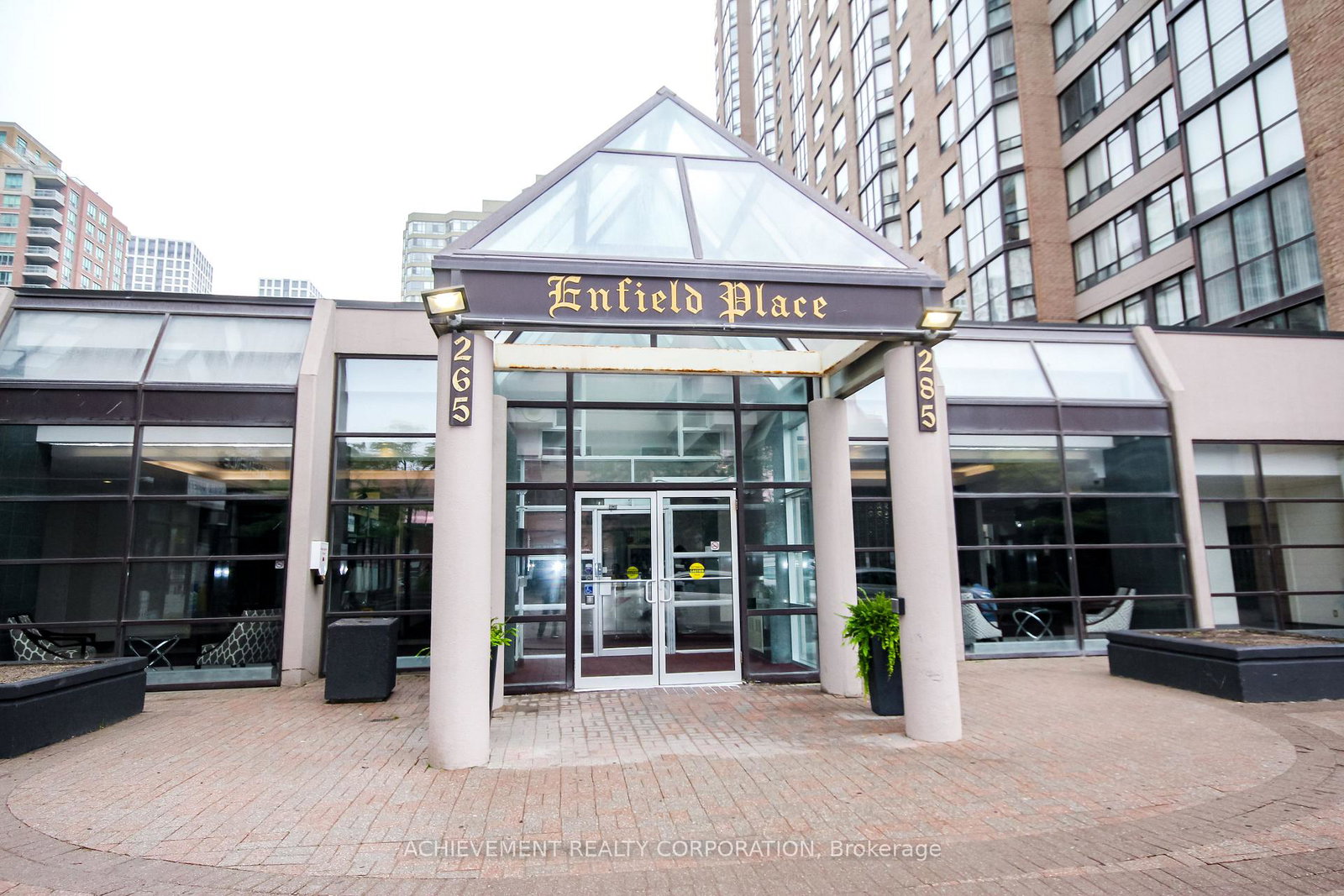 285-enfield-place-mississauga-ontario-w13820422