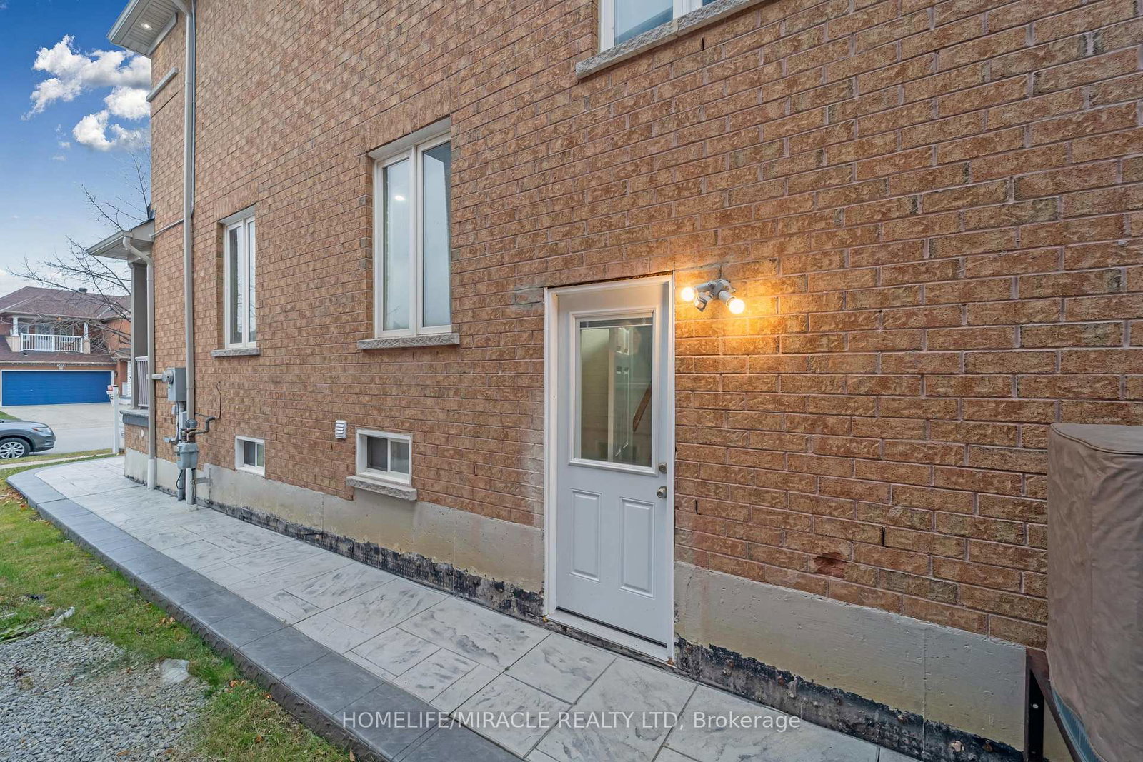 318-sunny-meadow-boulevard-brampton-ontario-w13821554
