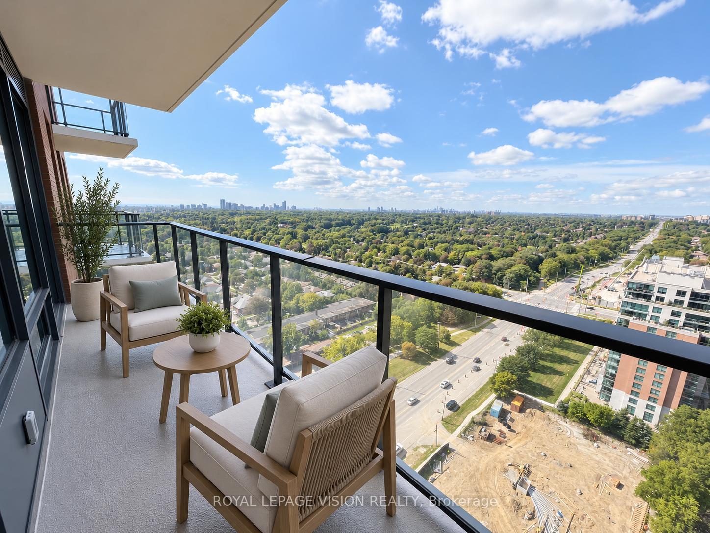 4010-eglinton-avenue-w-toronto-etobicoke-ontario-w13822292