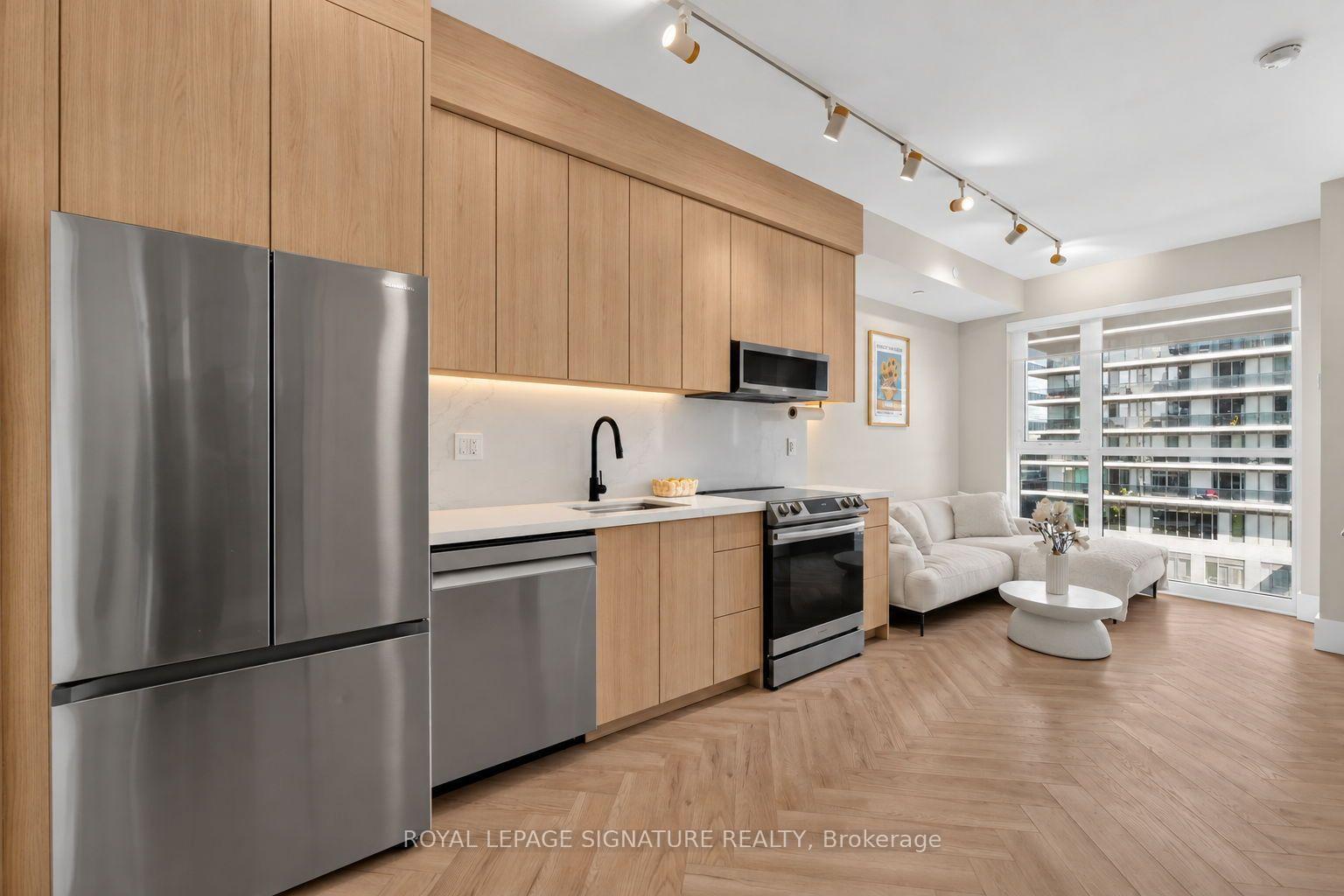 33-shore-breeze-drive-toronto-etobicoke-ontario-w13822994