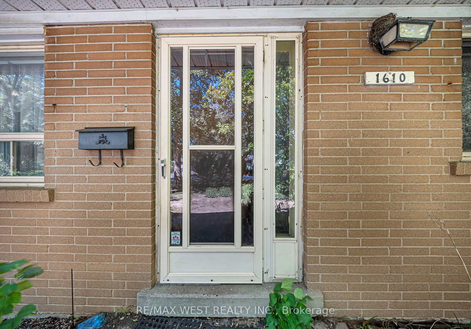 1610-magenta-court-mississauga-ontario-w13823616