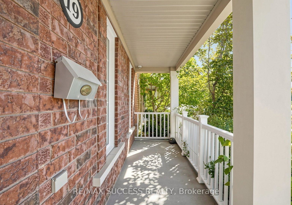19-boot-terrace-toronto-york-ontario-w13823666