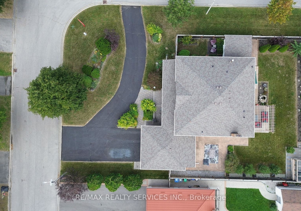 35-linden-crescent-brampton-ontario-w13823778