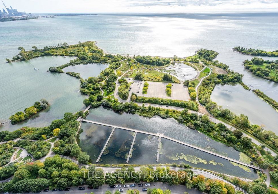 20-shore-breeze-drive-toronto-etobicoke-ontario-w13824028
