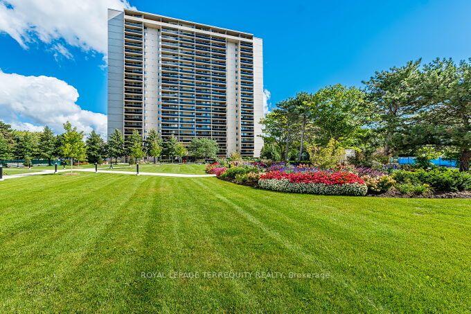 812-burnhamthorpe-road-toronto-etobicoke-ontario-w13824186