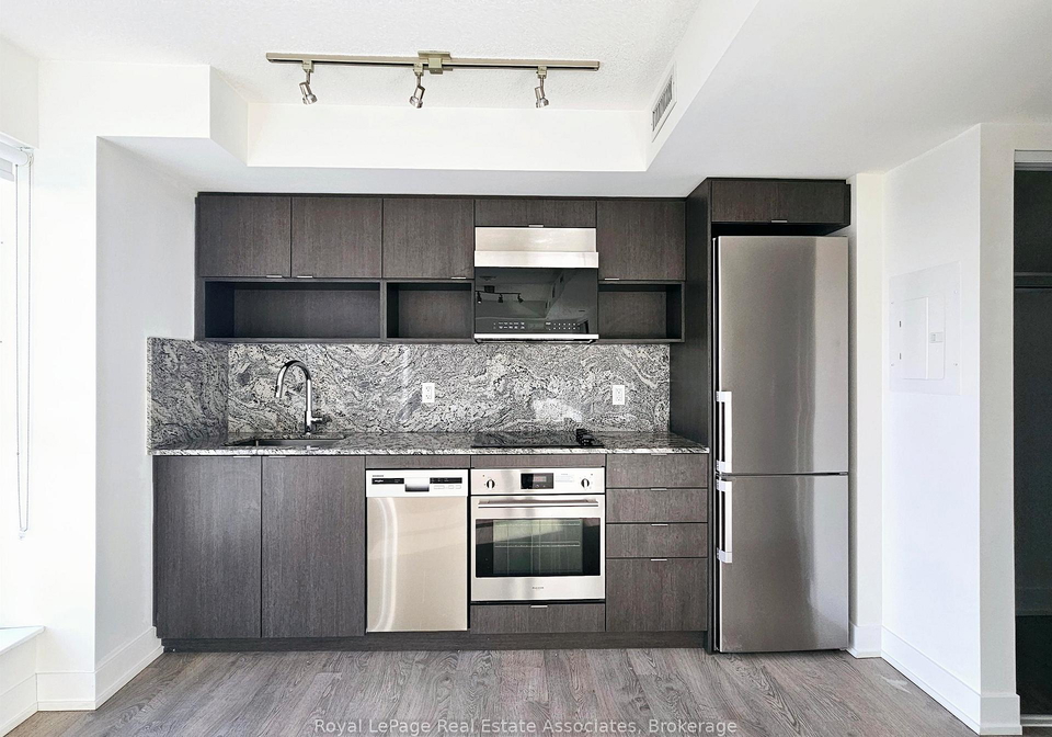 9-mabelle-avenue-toronto-etobicoke-ontario-w13824774
