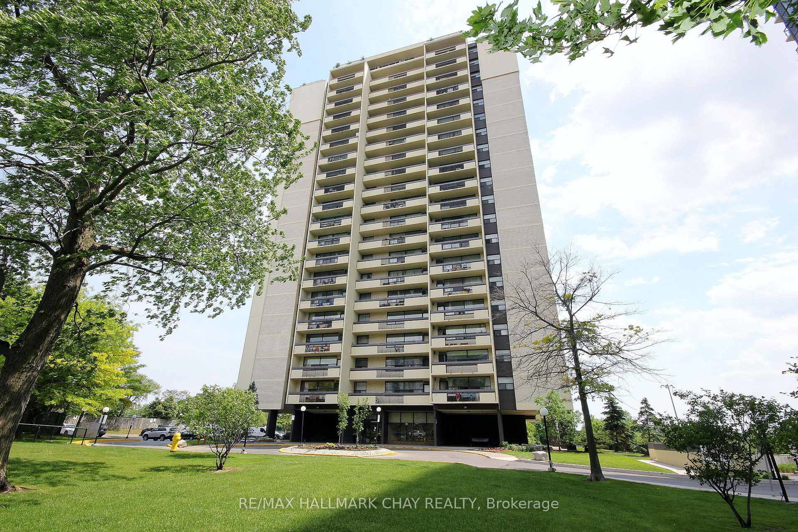 1455-lawrence-avenue-w-toronto-north-york-ontario-w13825038