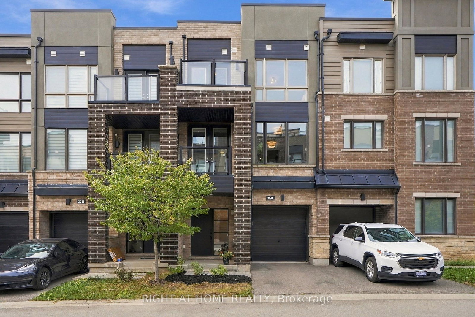 3048-blacktusk-common-oakville-ontario-w13825162