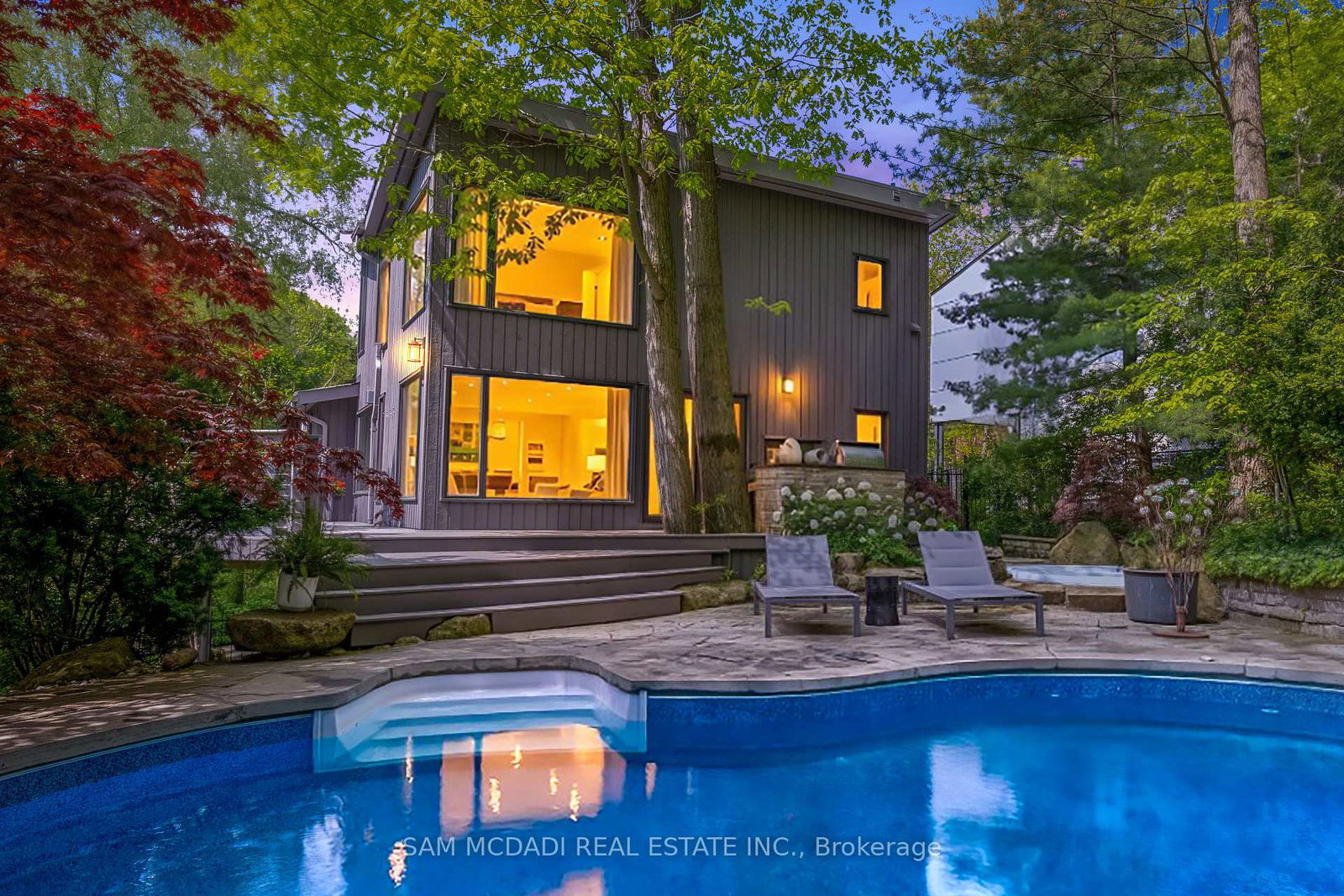 1273-queen-victoria-avenue-mississauga-ontario-w13825940