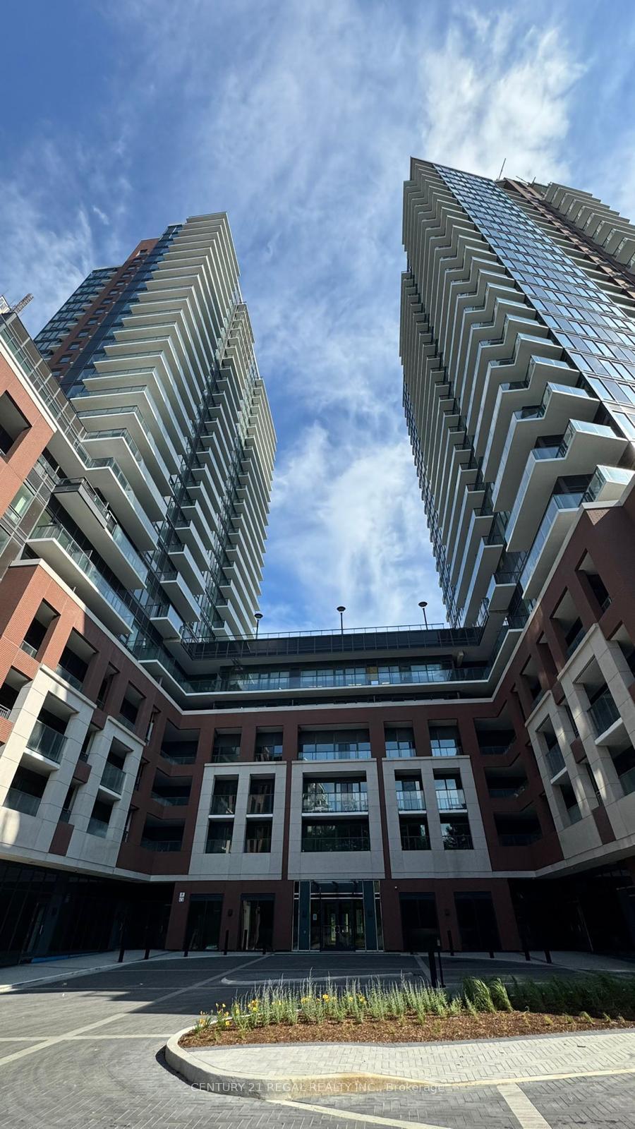4010-eglinton-avenue-w-toronto-etobicoke-ontario-w13825968