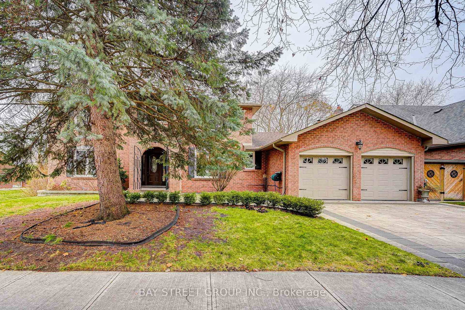 220-arichat-road-oakville-ontario-w13826058