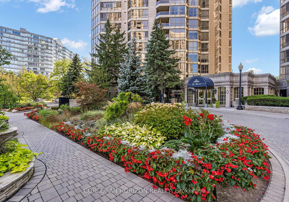 55-kingsbridge-garden-circle-mississauga-ontario-w13826078
