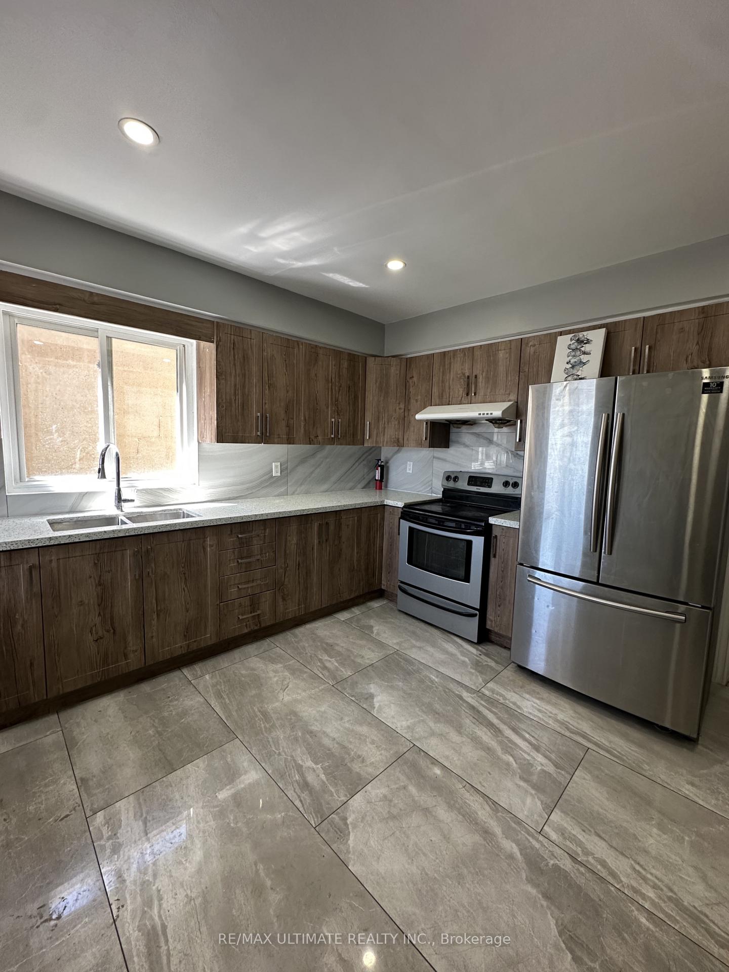 1705-jane-street-toronto-north-york-ontario-w13826306