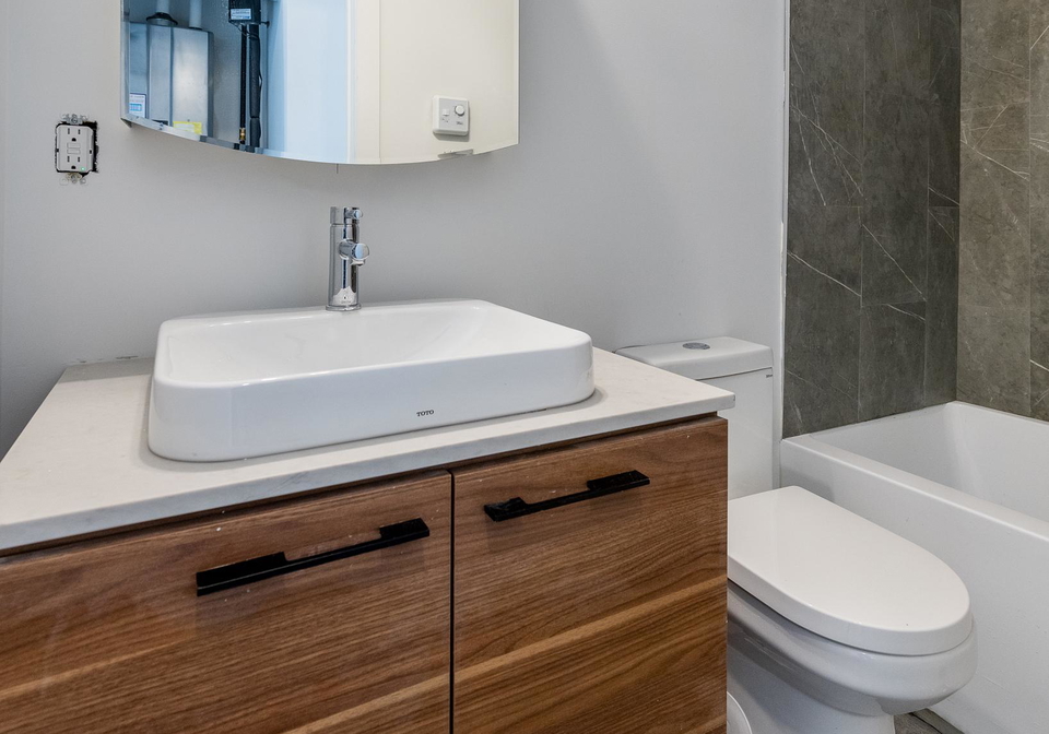 3333-dundas-street-w-toronto-toronto-ontario-w13827144