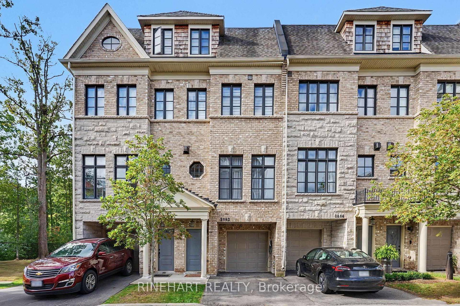 2082-queensborough-gate-mississauga-ontario-w13827228