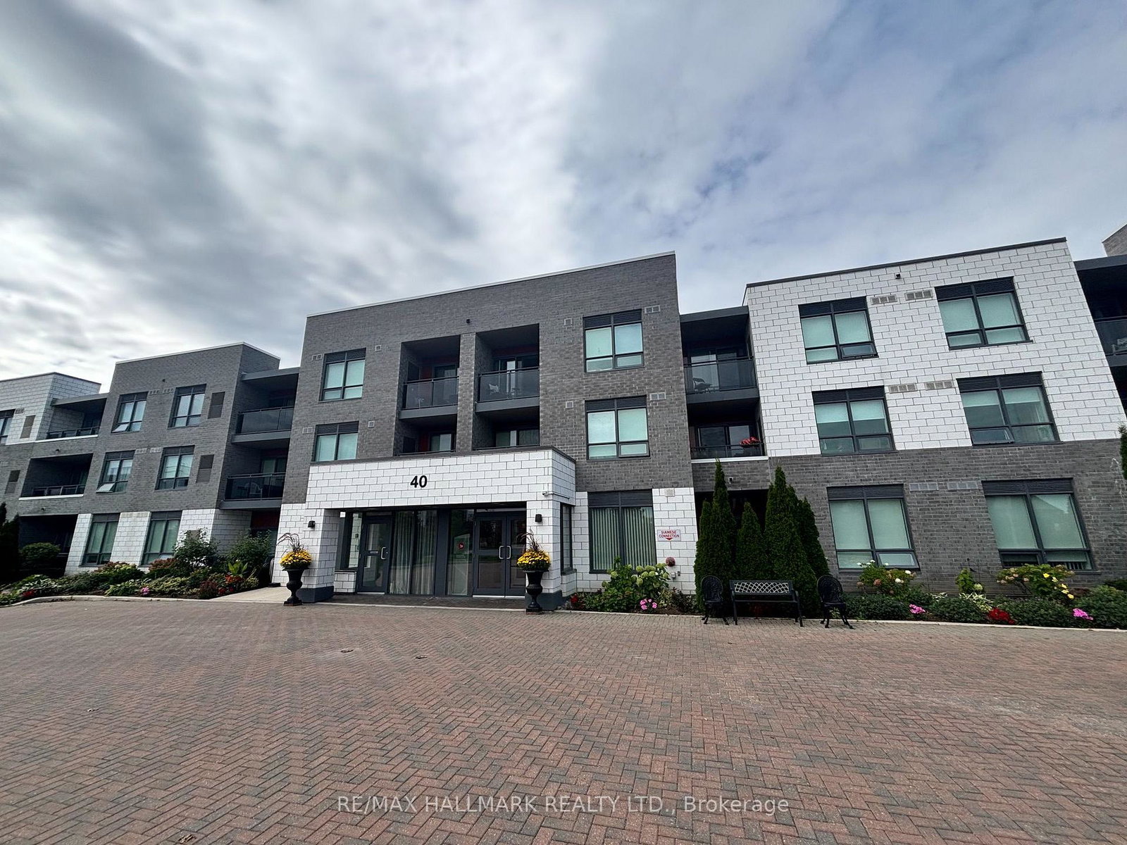 40-via-rosedale-avenue-brampton-ontario-w13827230