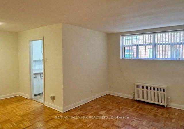11-anglesey-boulevard-toronto-etobicoke-ontario-w13827472