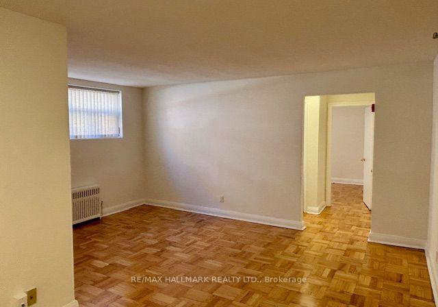 11-anglesey-boulevard-toronto-etobicoke-ontario-w13827472