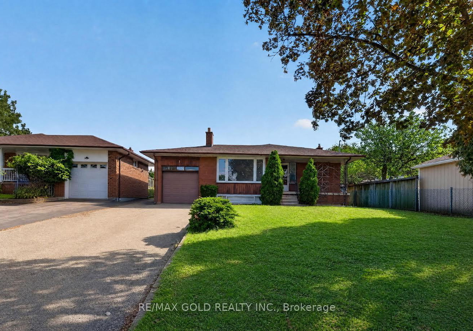 7-larchmere-avenue-toronto-york-ontario-w13827542