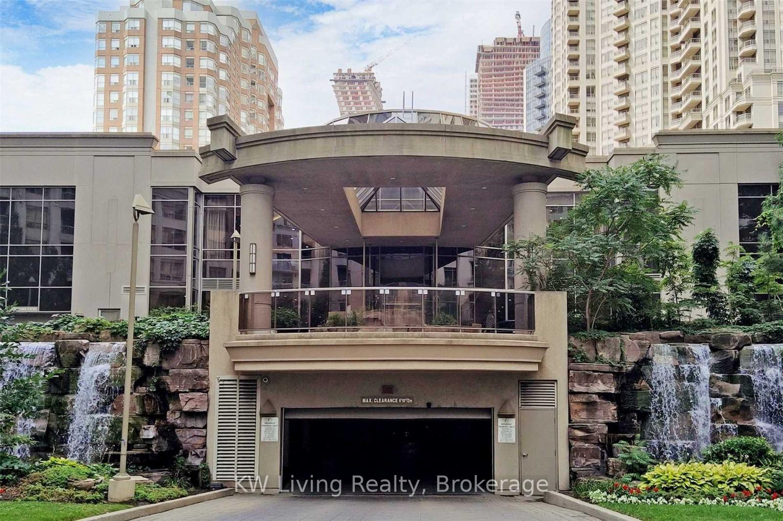 3880-duke-of-york-boulevard-mississauga-ontario-w13827620