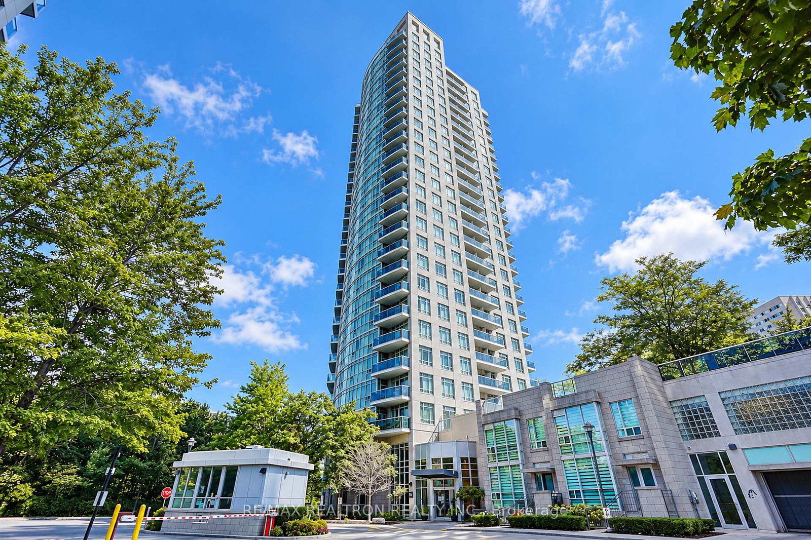 90-absolute-avenue-mississauga-ontario-w13827728