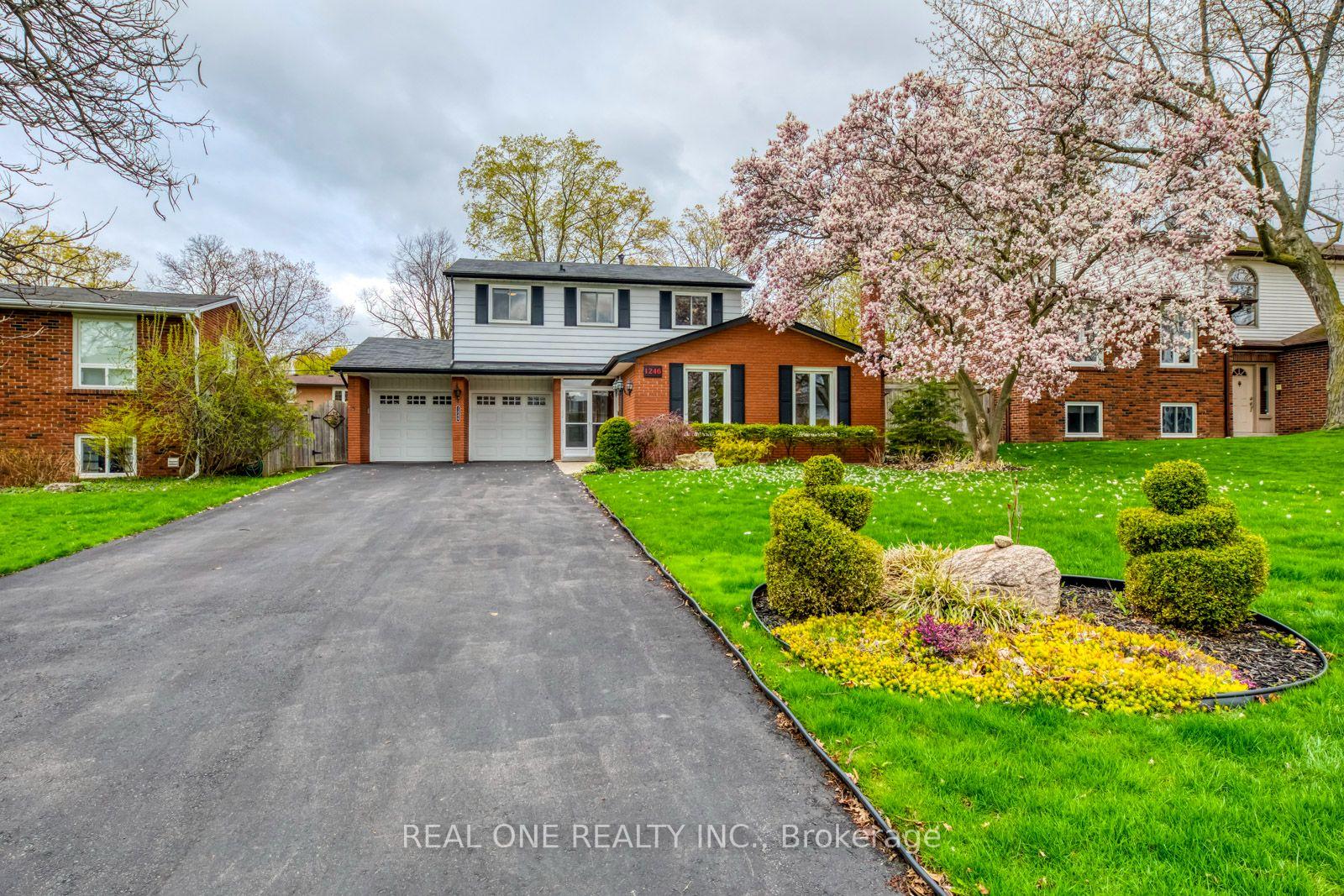 1246-landfair-crescent-oakville-ontario-w13828316