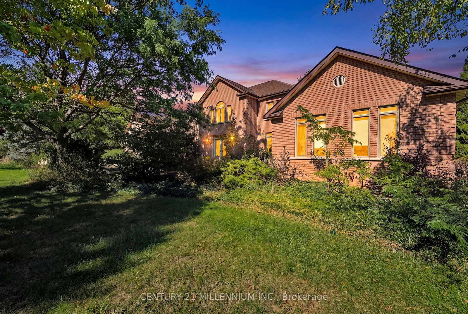 16-tanglewood-drive-caledon-ontario-w13829062