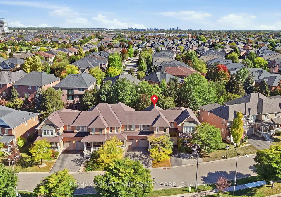 2409-postmaster-drive-oakville-ontario-w13829152