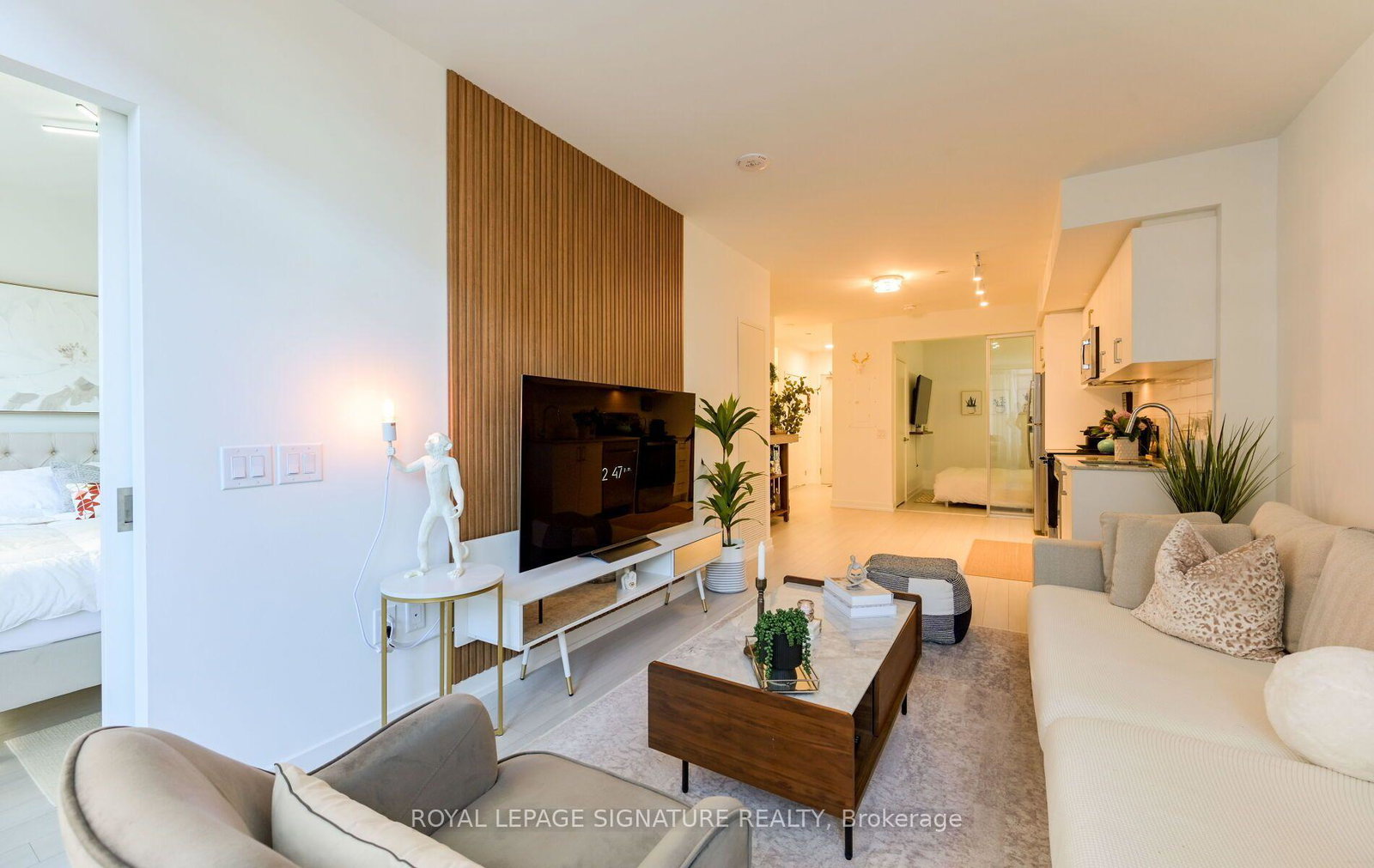 4010-eglinton-avenue-toronto-etobicoke-ontario-w13829198