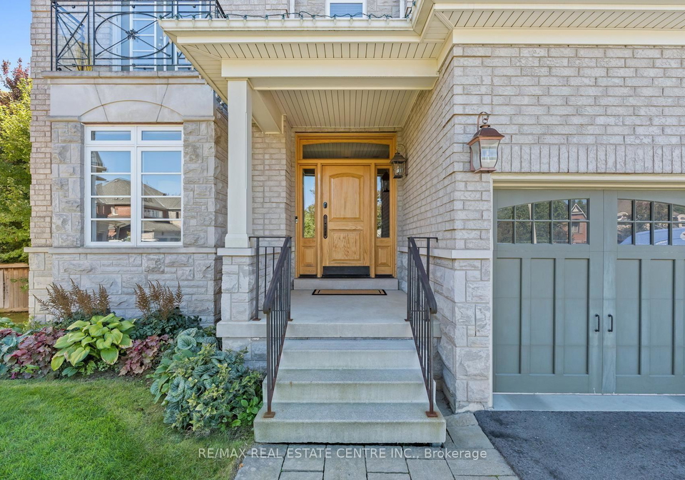 14-view-point-circle-halton-hills-ontario-w13829312